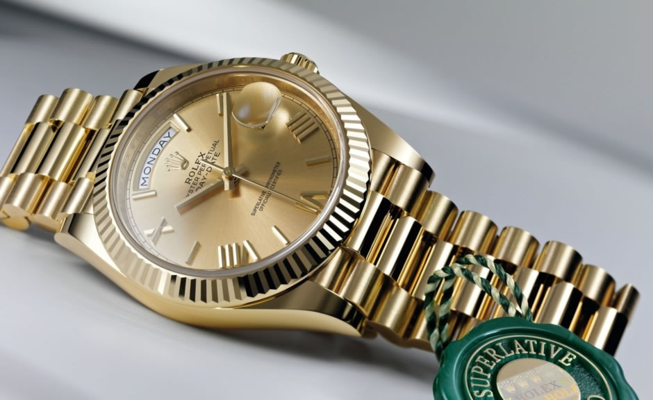 Pros and Cons of Gold Watches